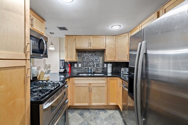 Building Photo - 1800 Lavaca St