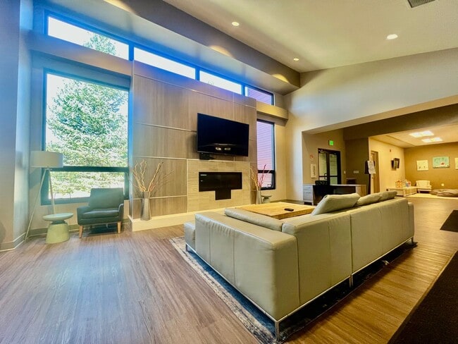 Building Photo - Beautifully updated 2-bedroom, 2-bathroom condo in Winter Park