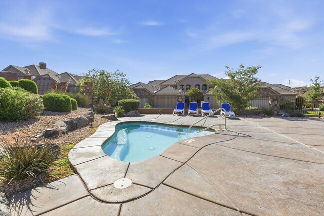 Building Photo - 4221 Torrey Pines Dr