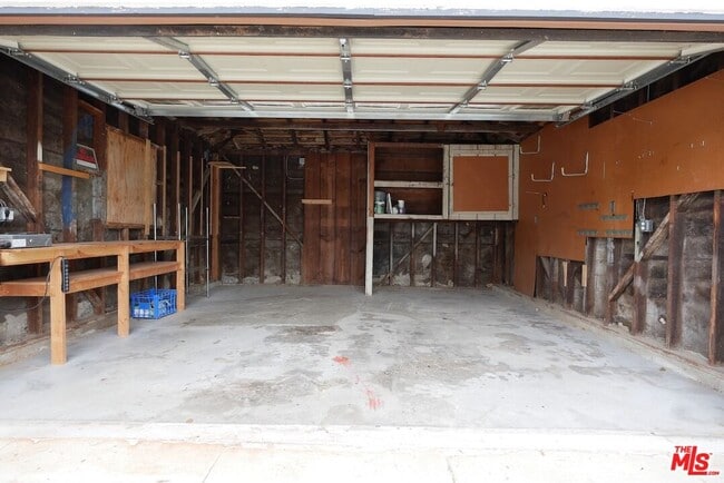 Building Photo - 2334 S Garth Ave