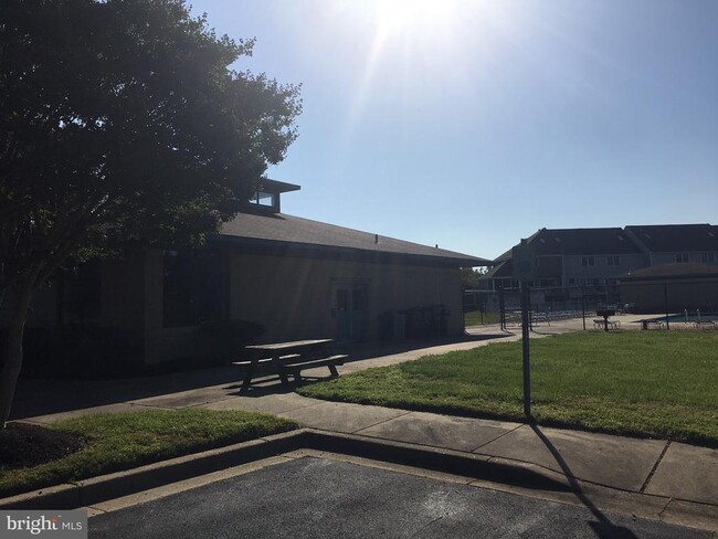 Building Photo - 13105 Windjammer Ave