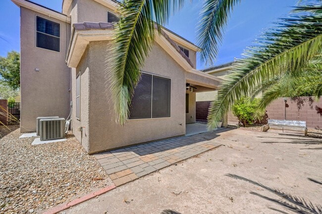 Building Photo - 3 Bedroom in Madeira Canyon!
