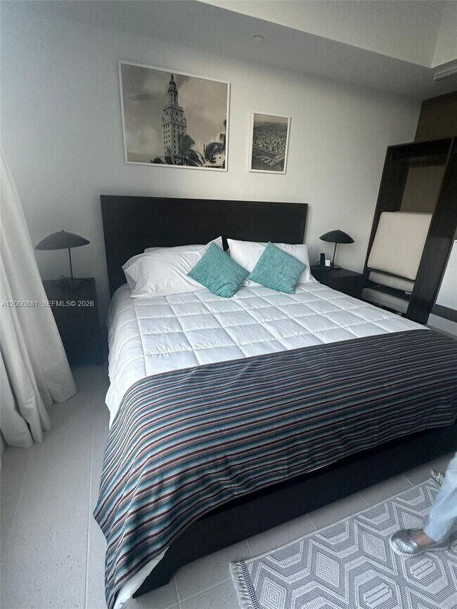 Building Photo - 159 NE 6th St