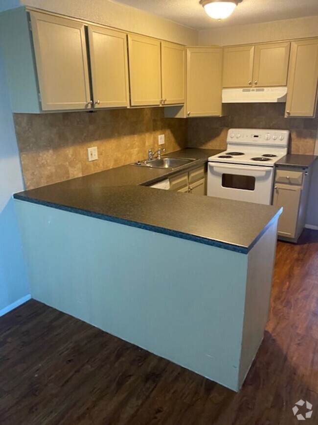 Building Photo - 2 Bedroom 1 Bathroom - Located At Lakewood...