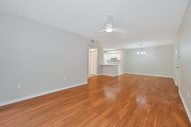 Building Photo - NOW AVAILABLE - Updated 1st Floor Condo in Bonita!