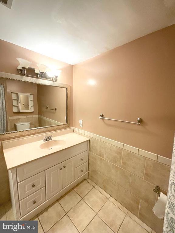 Building Photo - 404 Potomac Hills Dr