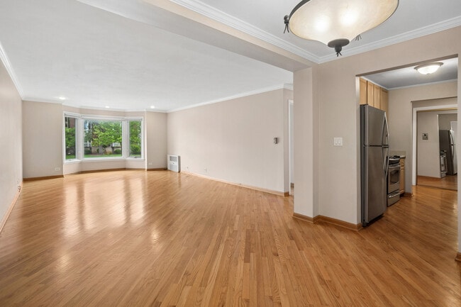 Building Photo - 400 Ascot Dr