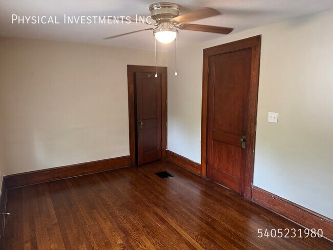 Building Photo - 1729 Moorman Ave NW