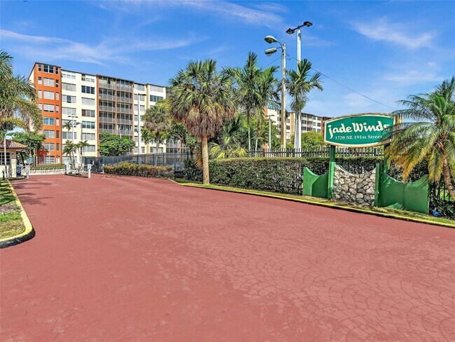 Building Photo - 1770 NE 191st St