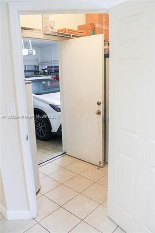 Building Photo - 2106 NE 40th Ave