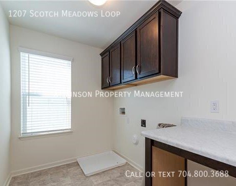 Building Photo - 1207 Scotch Mdws Lp