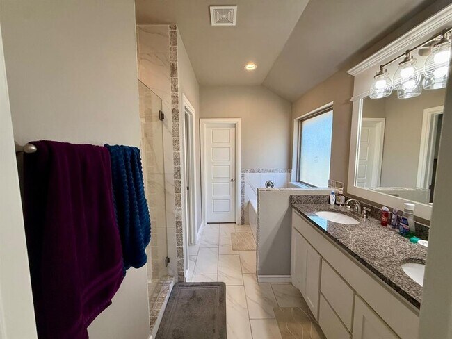 Building Photo - 9401 NW 87th St