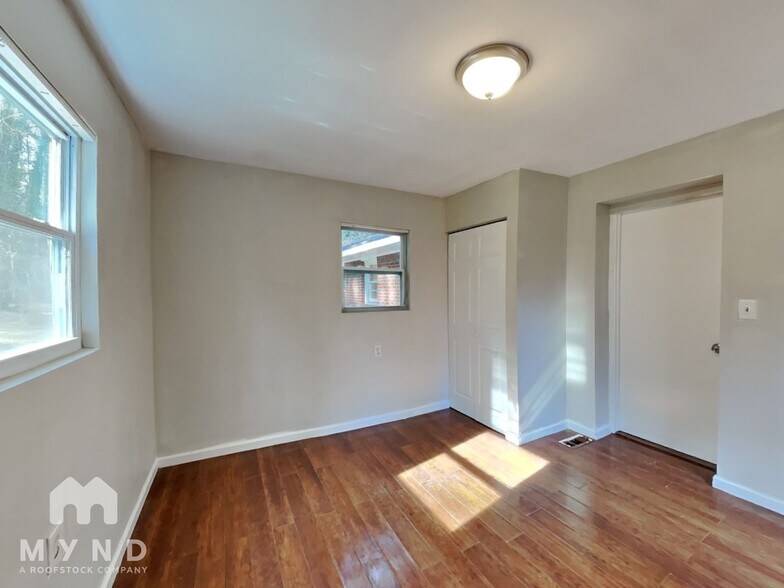 Building Photo - 3660 Hill Acres Rd SW