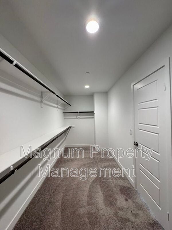 Building Photo - 34118 Willow Stone St