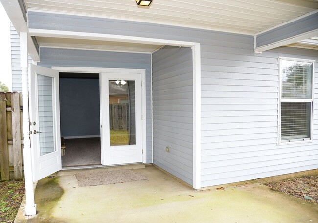 Building Photo - Cozy and Convenient Home in Niceville!