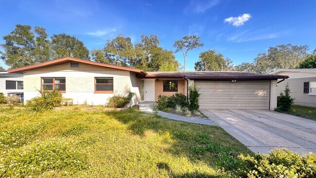 Building Photo - Timeless Charm Meets Modern Comfort in the Heart of Winter Park! WASHER & DRYER INCLUDED!