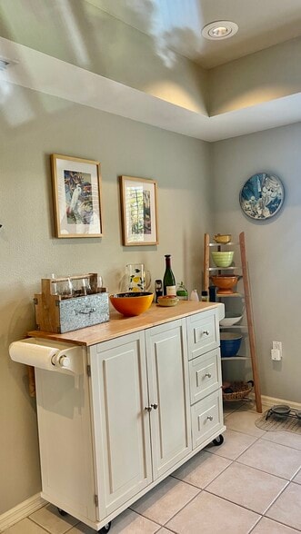 Building Photo - 4408 Weybridge