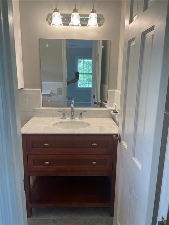 Building Photo - 5416 N Richland Creek Rd