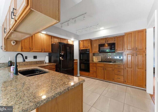 Building Photo - 12153 Abbey Glen Ct