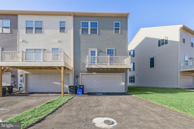 Building Photo - 9643 Tall Oaks Rd