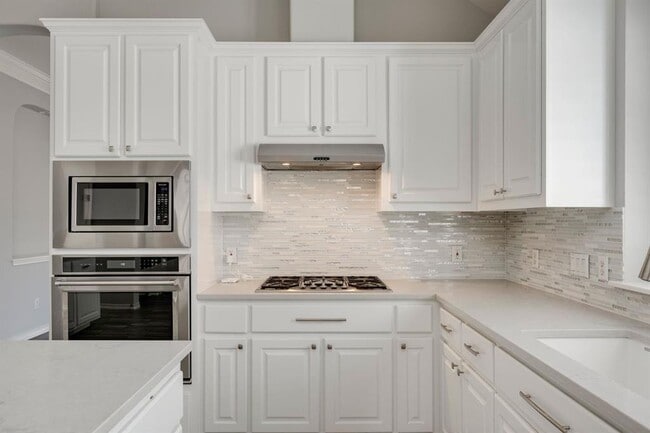 Building Photo - 2916 Alsatia Dr