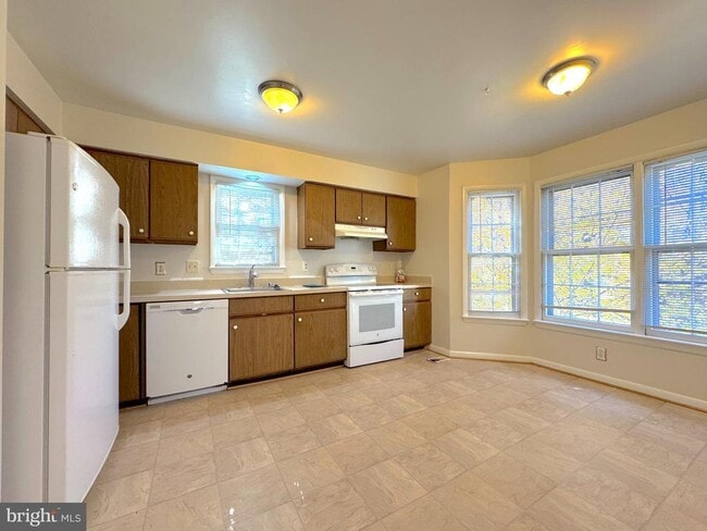 Building Photo - 12214 Dapple Gray Ct