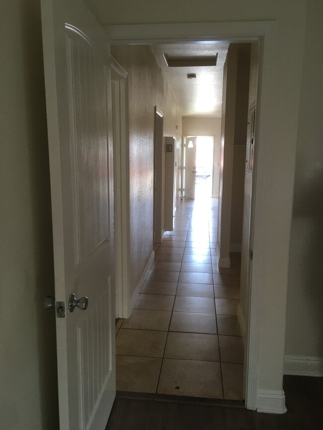 Main hallway - 456 E 47th St