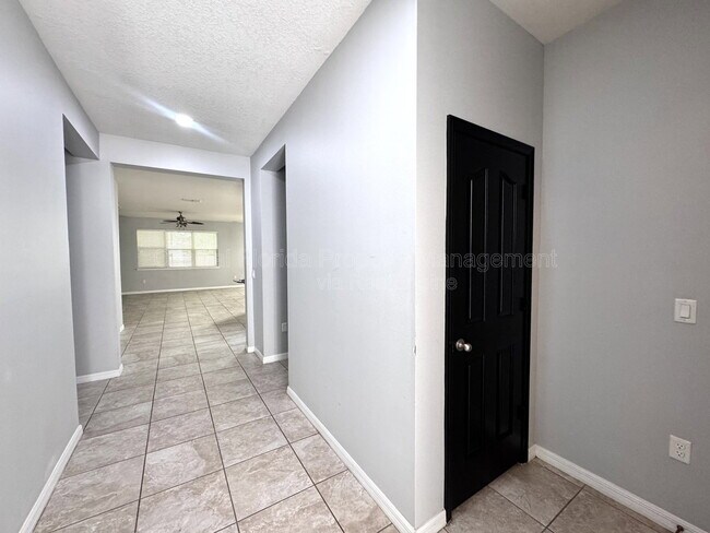 Building Photo - 11860 Thatcher Ave