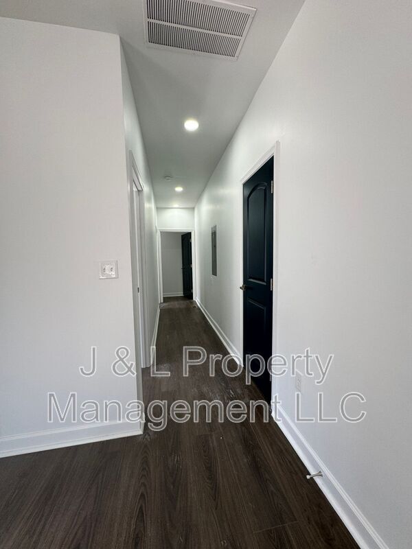 Building Photo - 1602 Cypress St