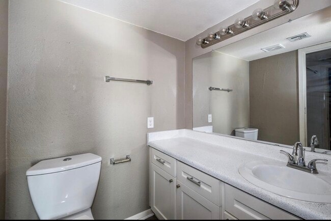 Building Photo - 8529 Hearth Dr