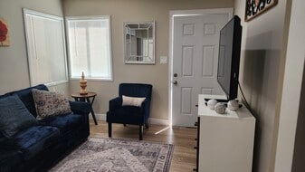 Building Photo - 2362 Cerritos Ave