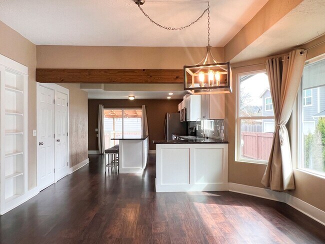 Building Photo - 3BD/2BA+FLEX HOME IN LEBANON