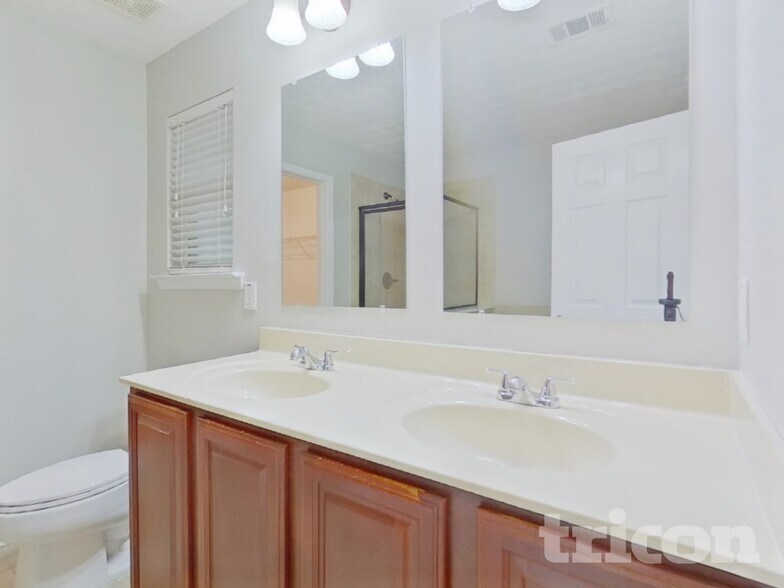 Building Photo - 2794 Jordan Ln