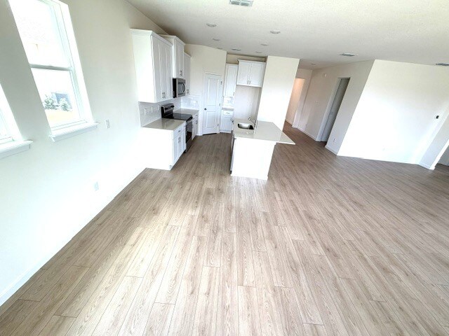 Building Photo - 322 Bracer Way