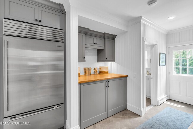 Building Photo - 1612 Ocean Ave N