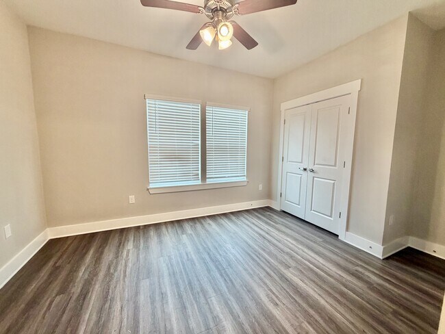 Building Photo - 363 N Sand Palm Rd