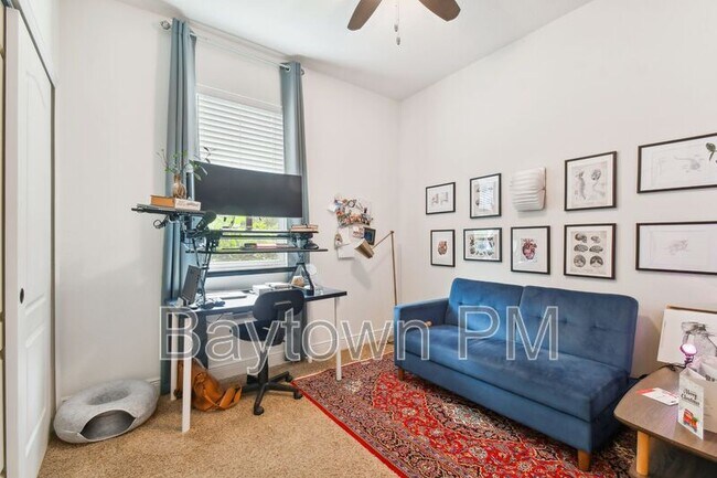 Building Photo - 10530 Medford Lakes Dr