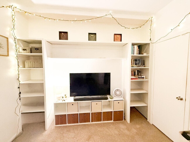 Building Photo - 11666 N 28th Dr