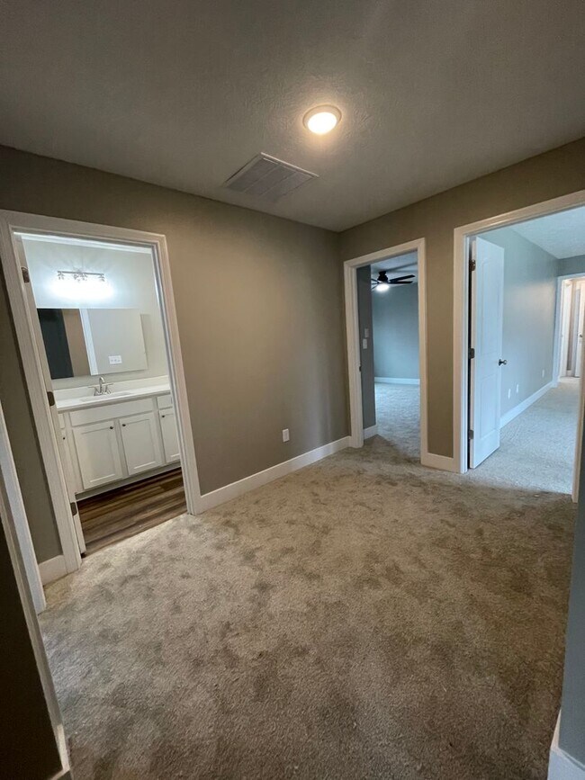 Building Photo - 4 Bedroom Single Family Home - WEST LAFAYETTE