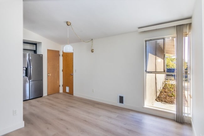 Building Photo - 9635 Gerald Ave