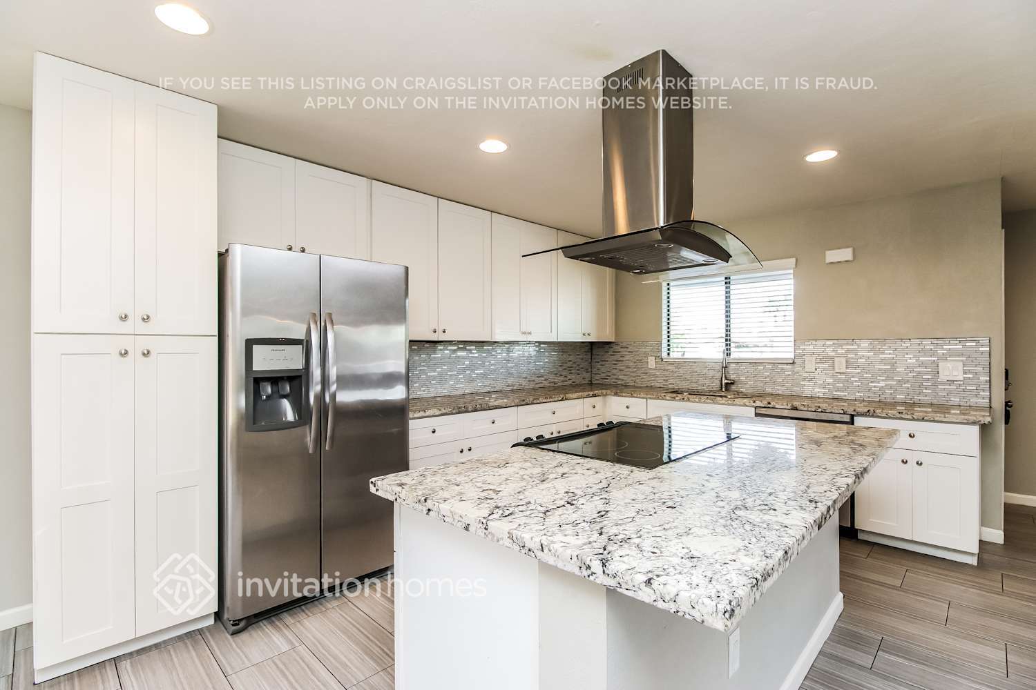 Building Photo - 1027 E Frost Dr