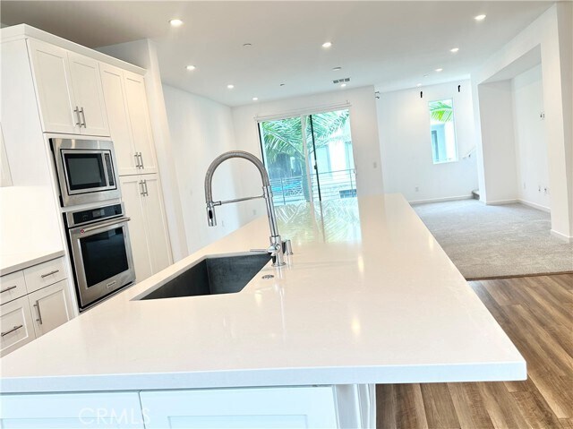 Building Photo - 126 Schick