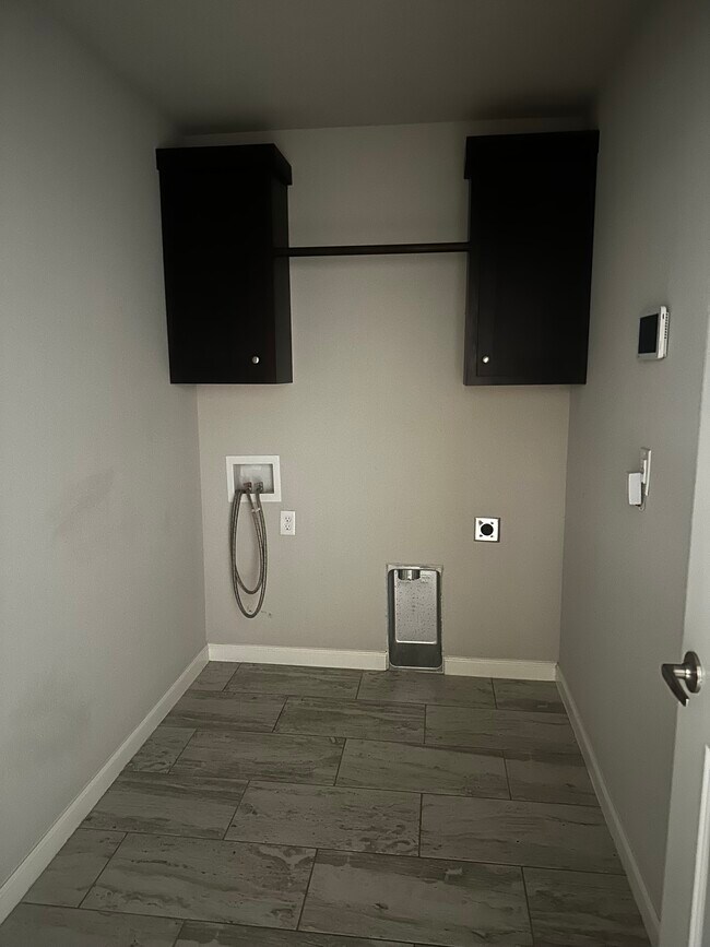 Building Photo - 822 Copper St