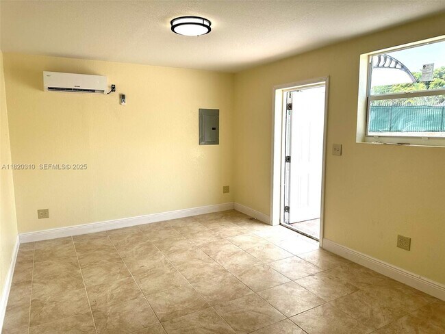 Building Photo - 17625 SW 160th Ave