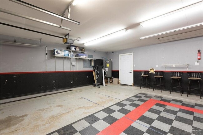 Building Photo - 33-25 1/2 E St