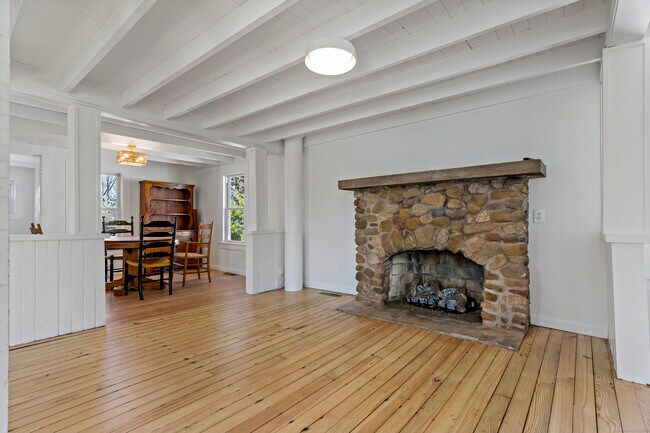 Building Photo - 14 2nd Ave