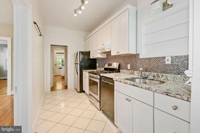 Building Photo - 3808 Veazey St NW