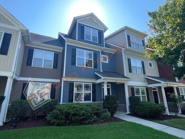 Primary Photo - Great Location! 3 Story, 3 Bedrooms, 3.5 B...