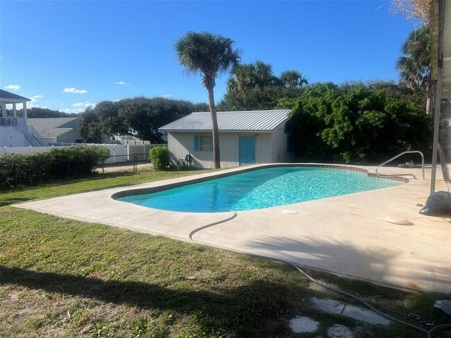 Building Photo - 1742 S Central Ave