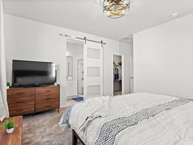 Building Photo - Stunning 3 bedroom, 2.5 bathroom home. New...